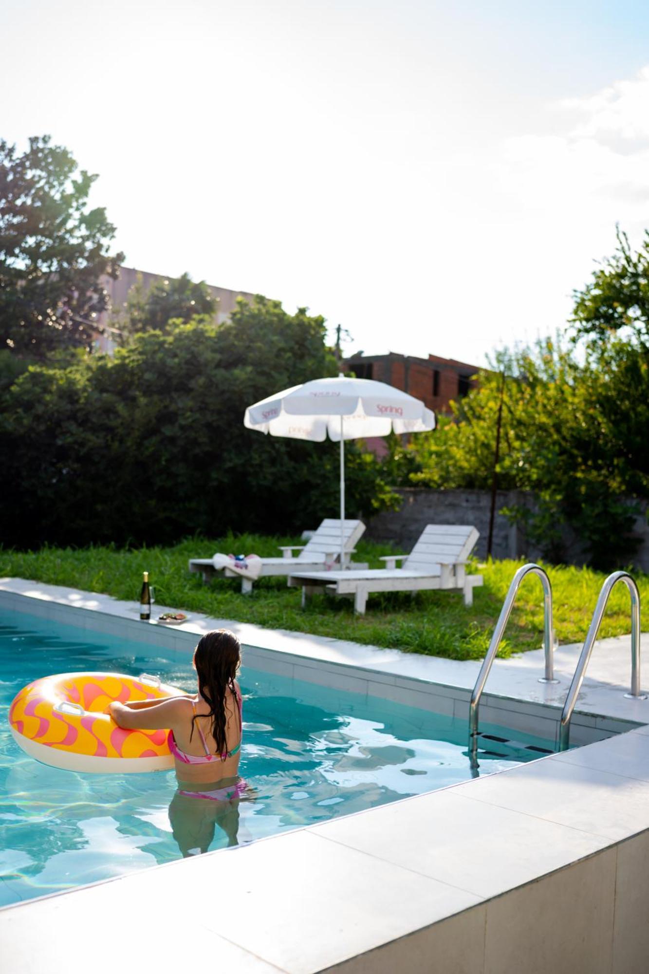 Hébergement de vacances In With Outdoor Pool